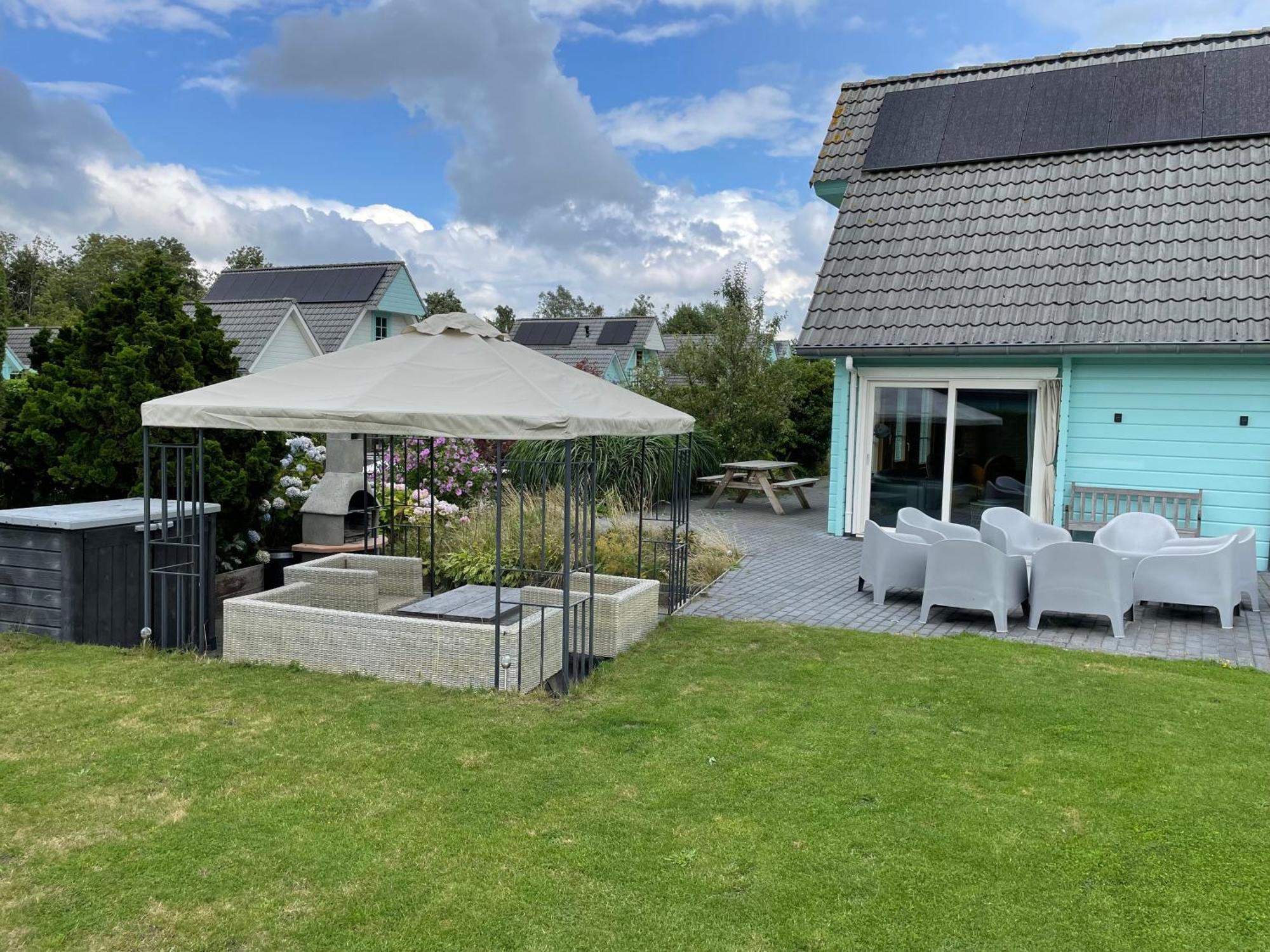Vrijstaande Luxe Finse Blokhut 2-6 Of 2-8 Pers Villa Kropswolde Bagian luar foto