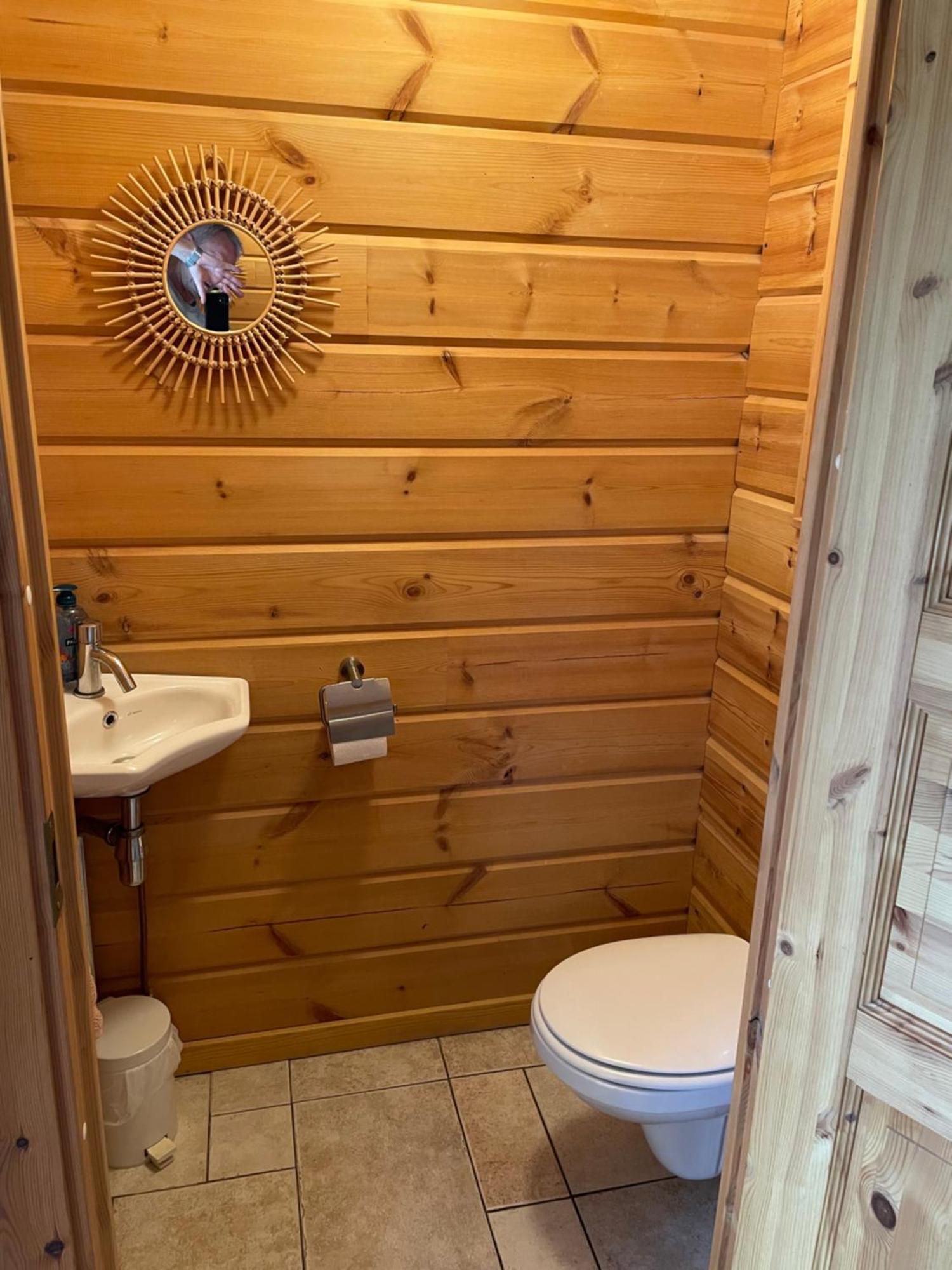 Vrijstaande Luxe Finse Blokhut 2-6 Of 2-8 Pers Villa Kropswolde Bagian luar foto