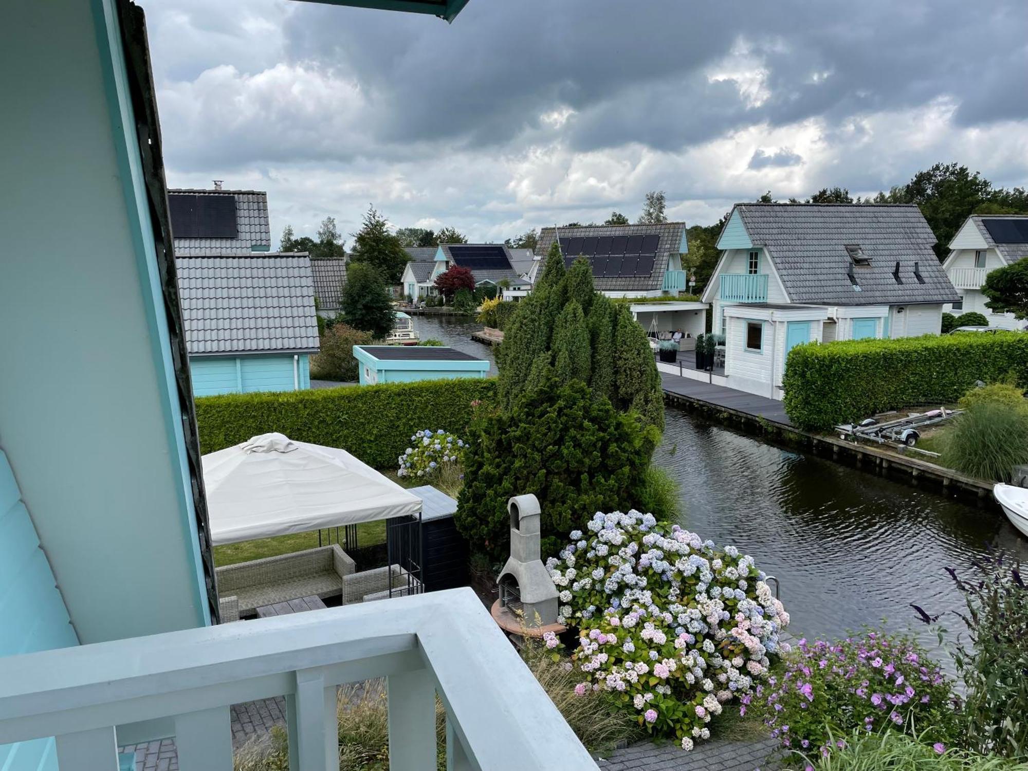 Vrijstaande Luxe Finse Blokhut 2-6 Of 2-8 Pers Villa Kropswolde Ruang foto